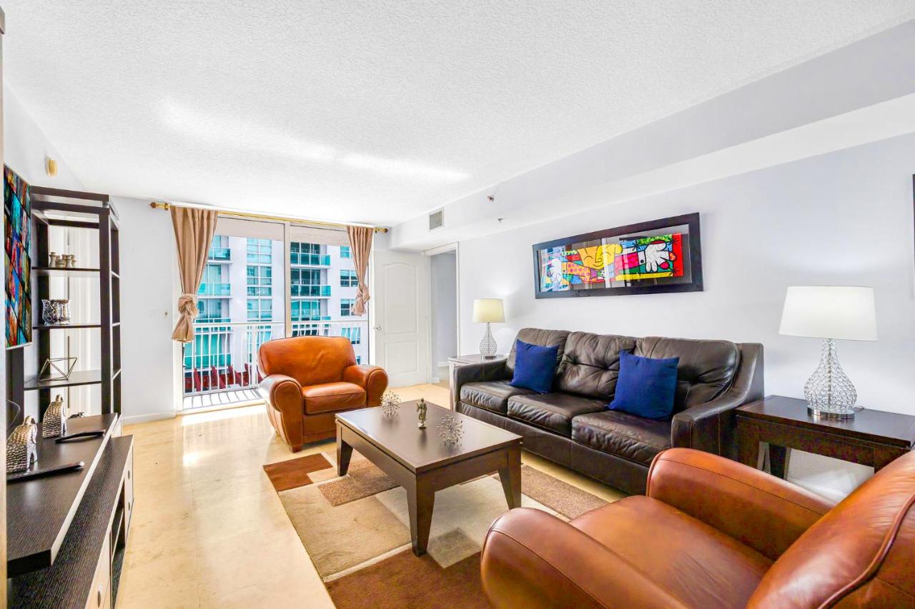 Poolside Stay in the Heart of Brickell