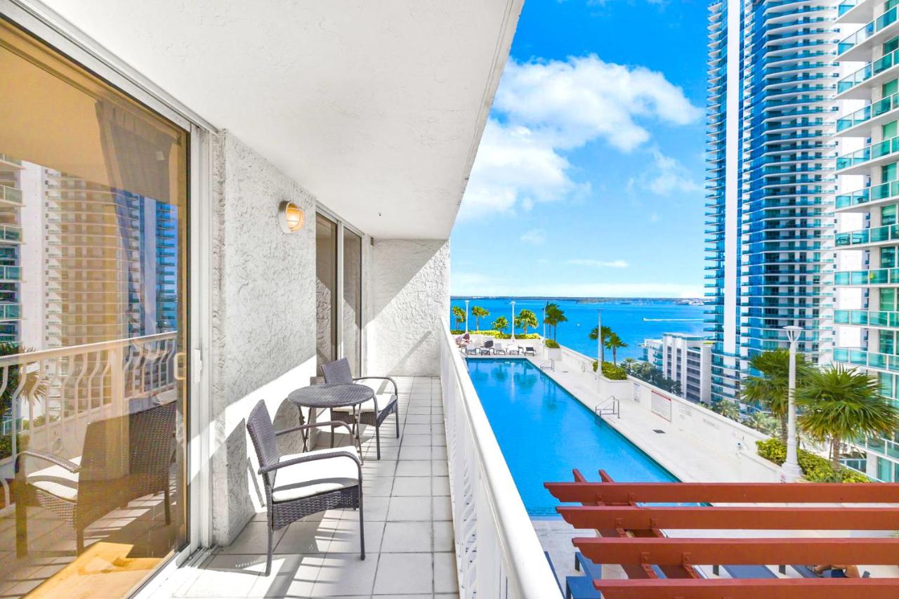 Poolside Stay in the Heart of Brickell - 5