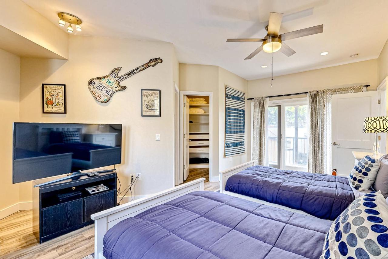 Encinal Condominiums 301 - 3