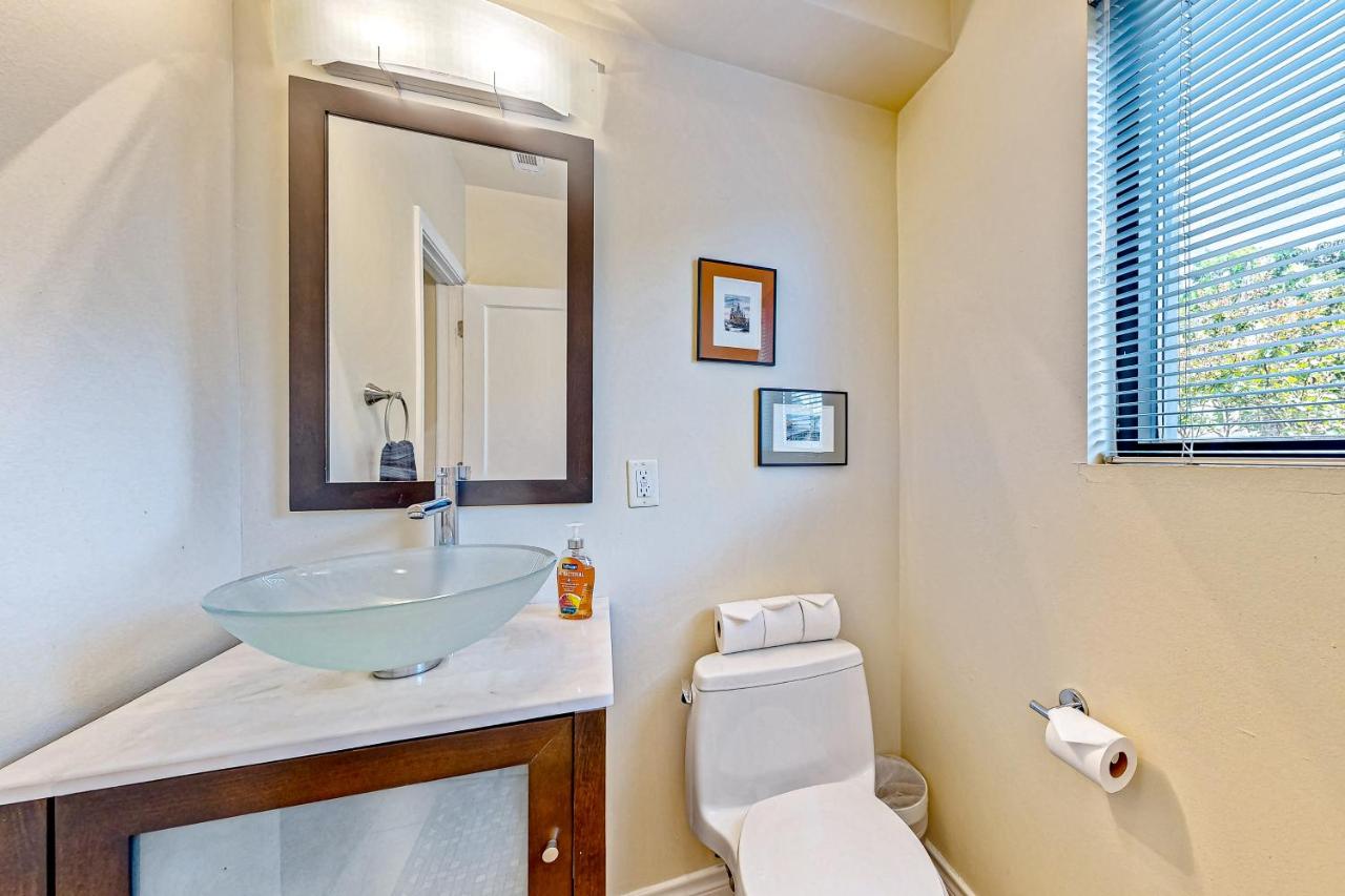 Encinal Condominiums 301 - 4