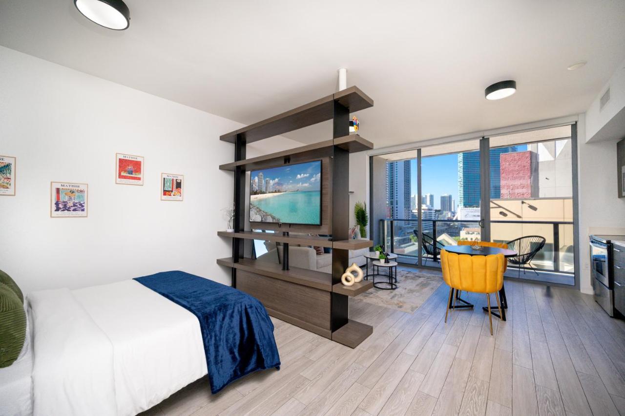 Brickell District Luxury Apartments - Bayfront Park - Free Parking - Gym & Rooftop Pool - 5