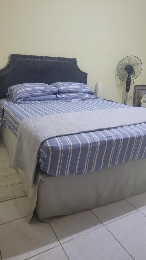 Ultimate Chill 1BDR Browns Town #1 - 2