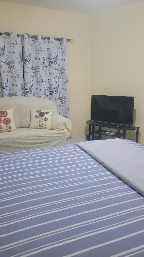 Ultimate Chill 1BDR Browns Town #1 - 5