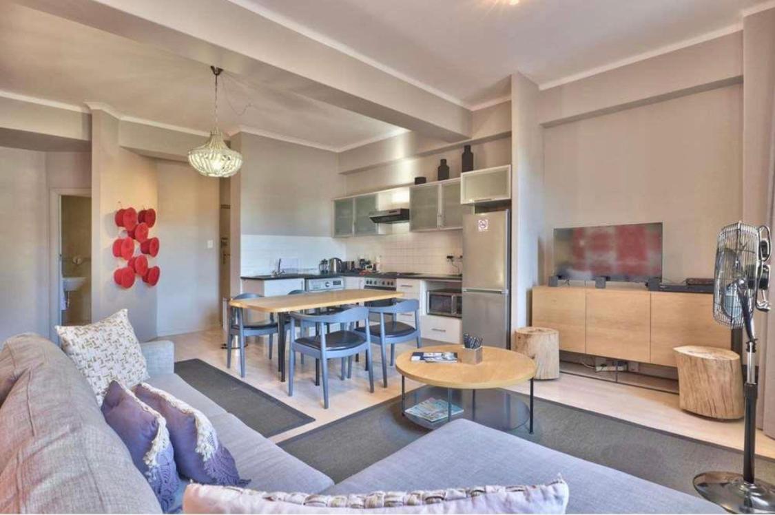 Modern 2 Bedroom Apartment Heart of Cape Town CBD - 5