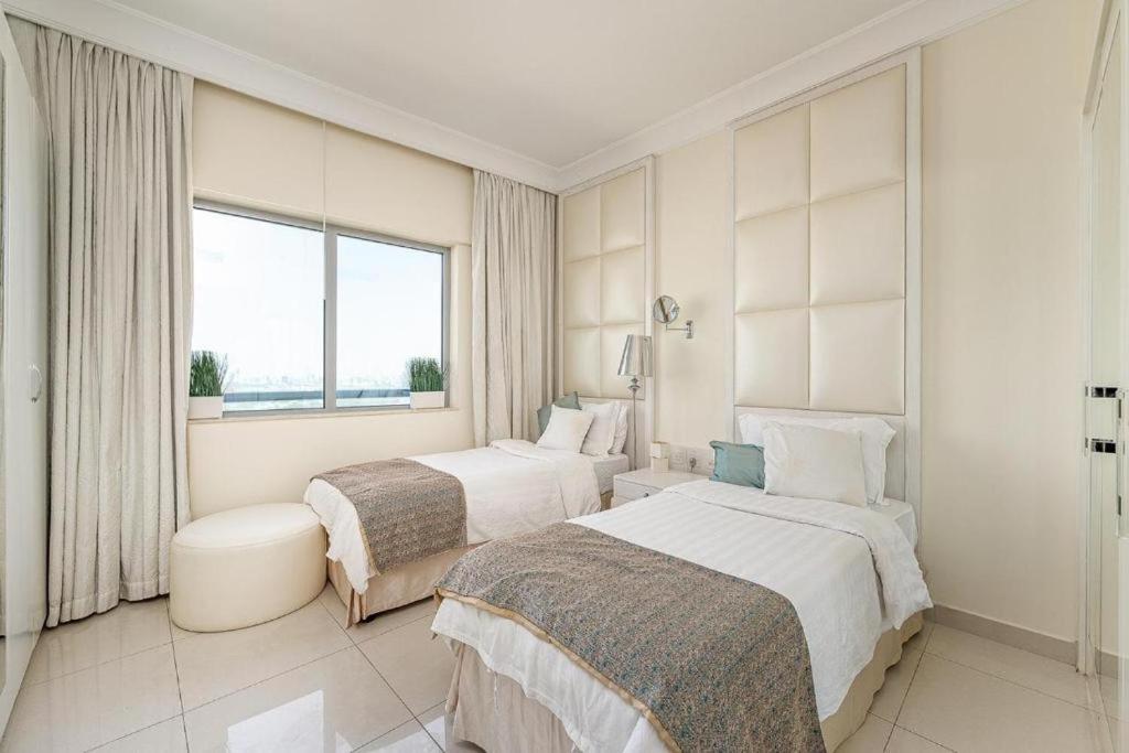 Luxurious Apartment 500 Meters Next to Dubai Mall - 2