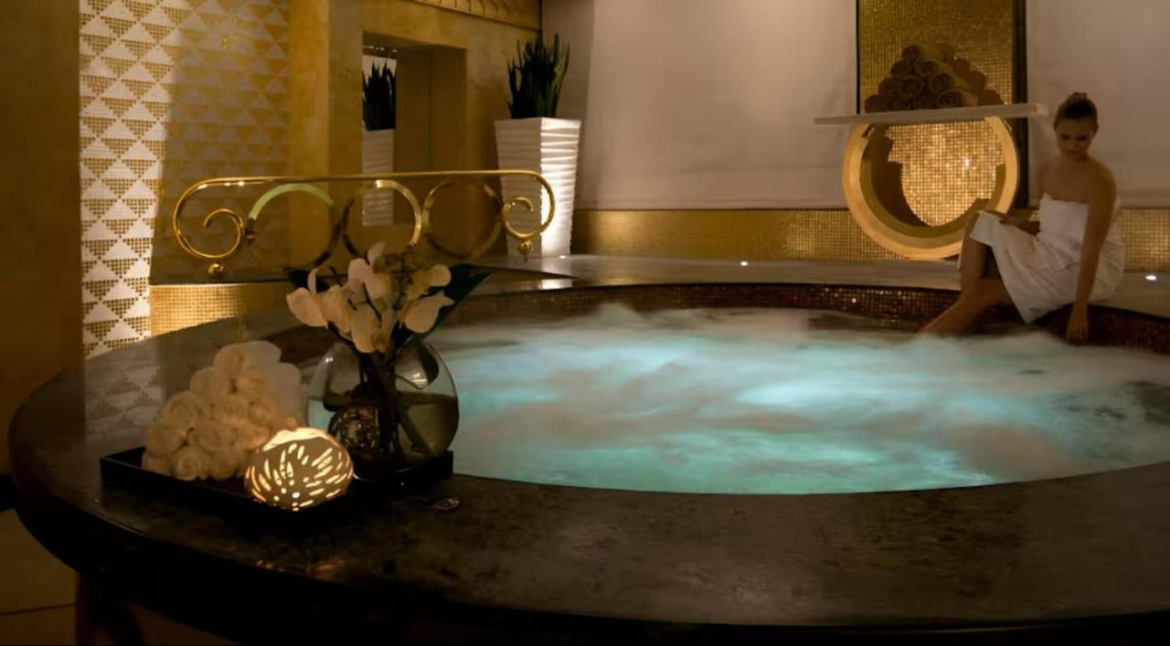 Luxurious Apartment 500 Meters Next to Dubai Mall - 3