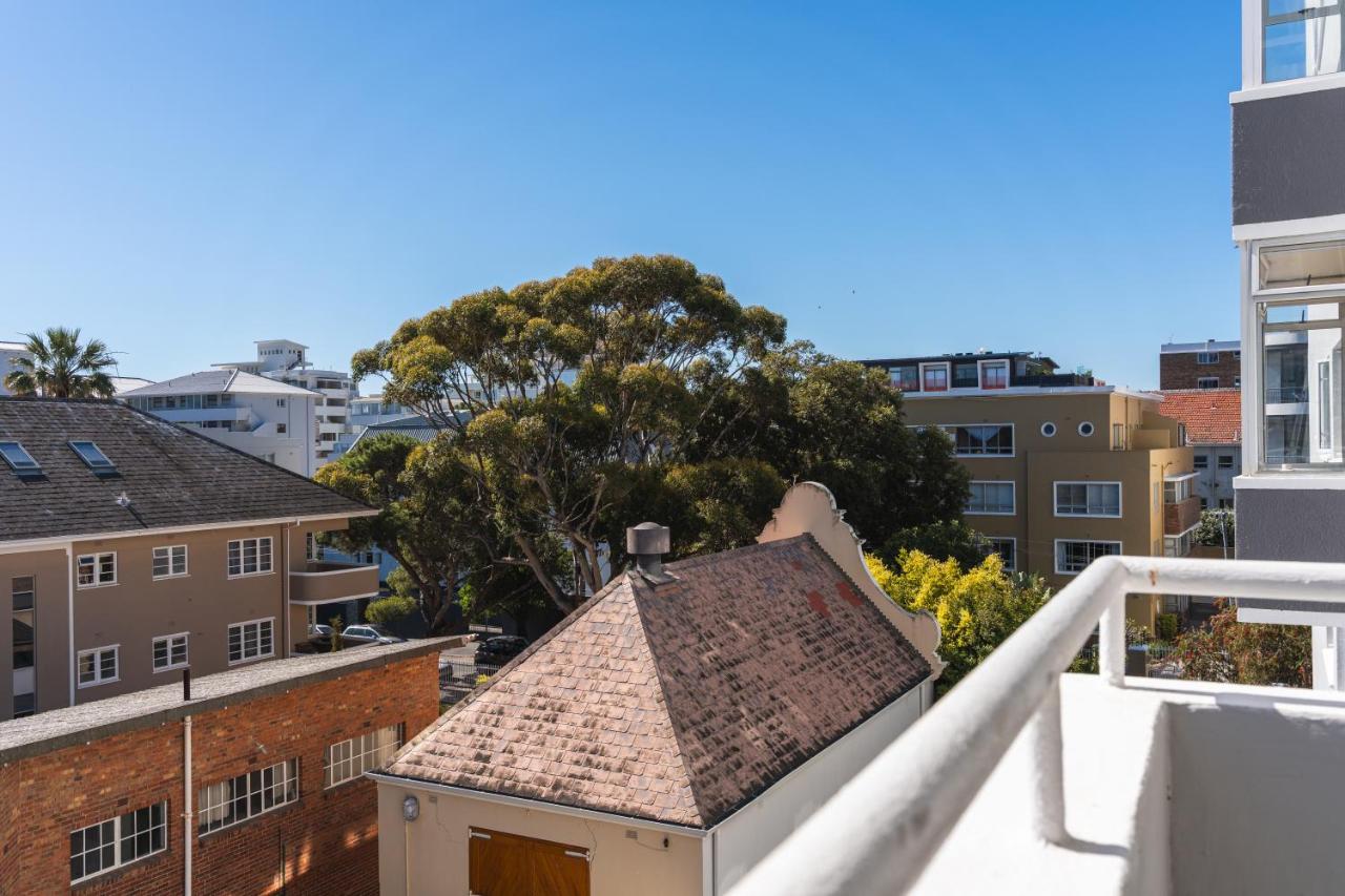 Affordable Comfort in Sea Point Retreat - 4