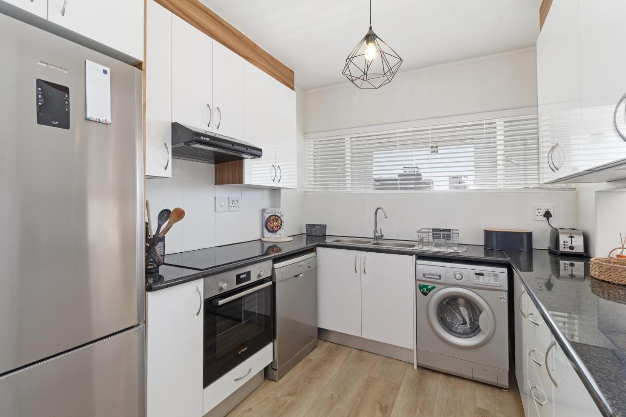 Affordable Comfort in Sea Point Retreat - 5