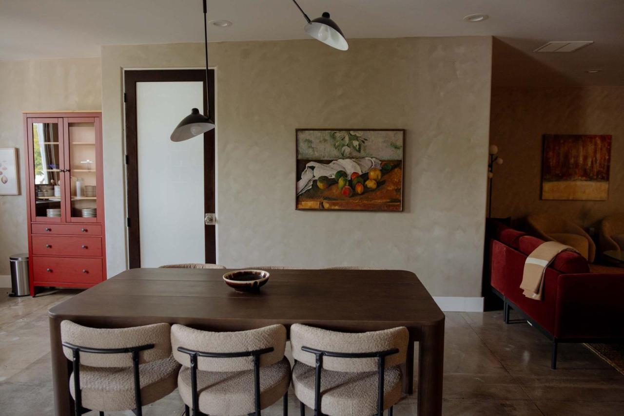 Cozy Charm in West Hollywood - 5