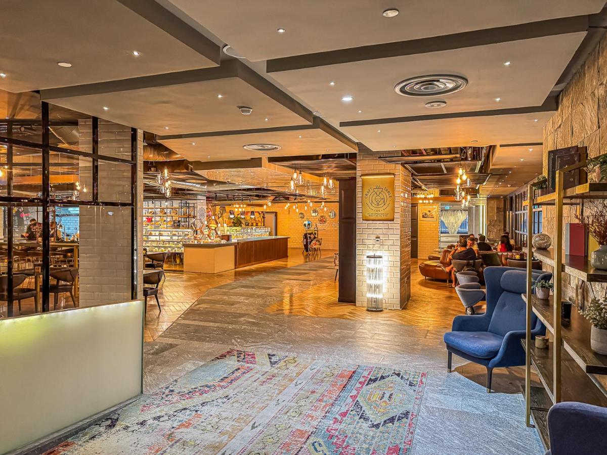 Savis Homes - Stylish 1BR in Business Bay with Burj Khalifa View in Damac Paramount Tower - 5