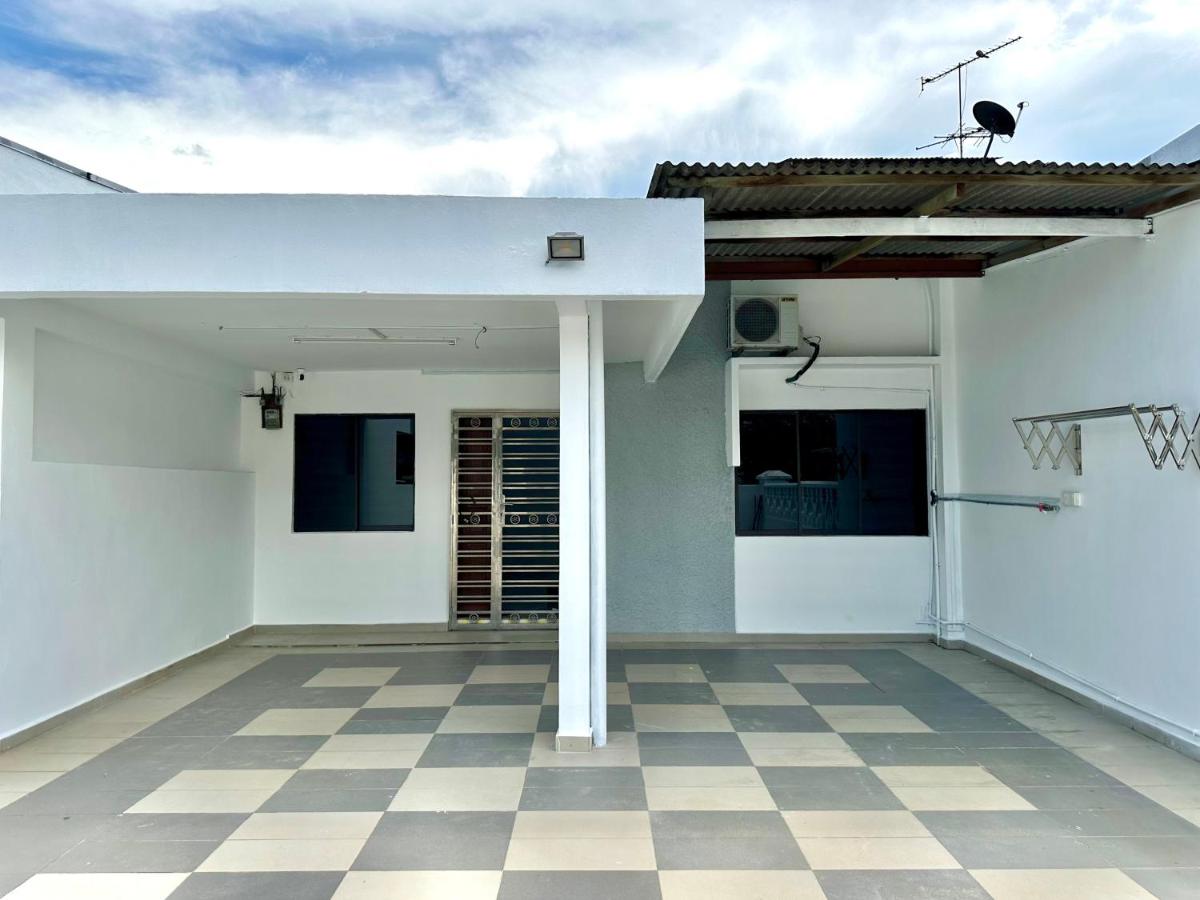 Comfort Homestay JB Town near CIQ