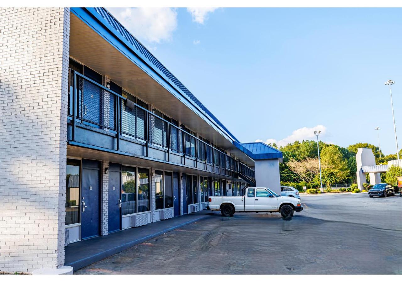Budget Inn- Greenville — photo 12