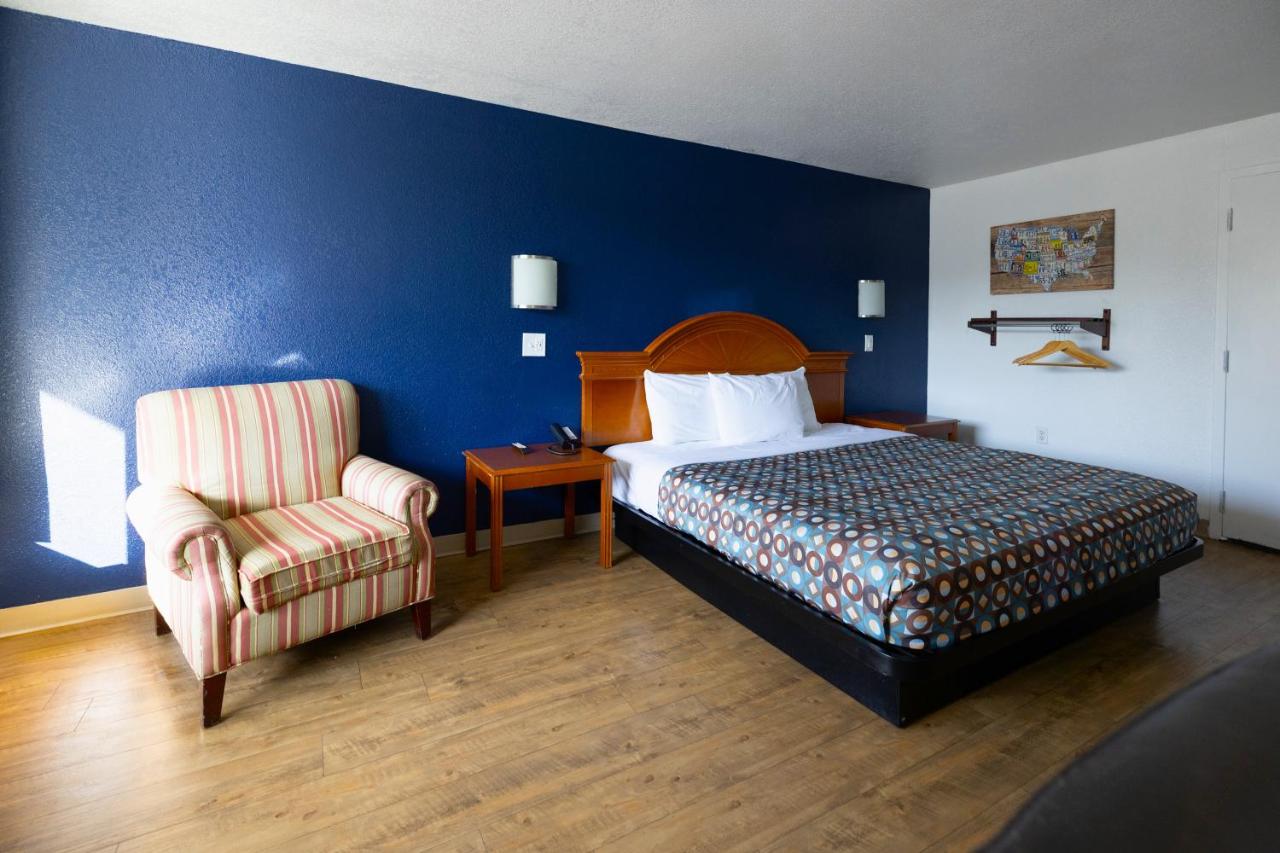 Budget Inn- Greenville — photo 16