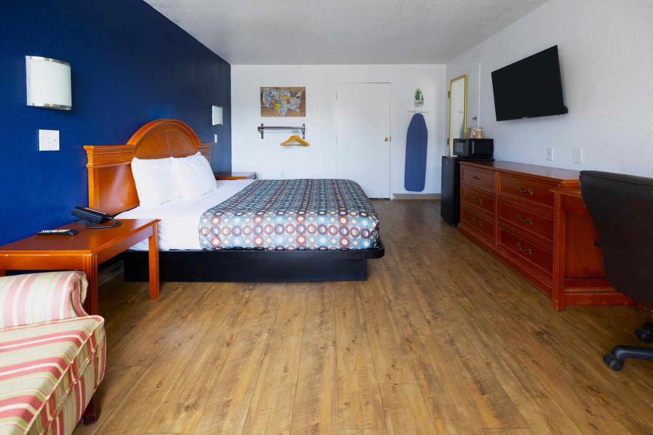 Budget Inn- Greenville — photo 22