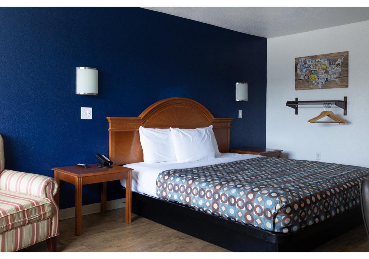 Budget Inn- Greenville — photo 20