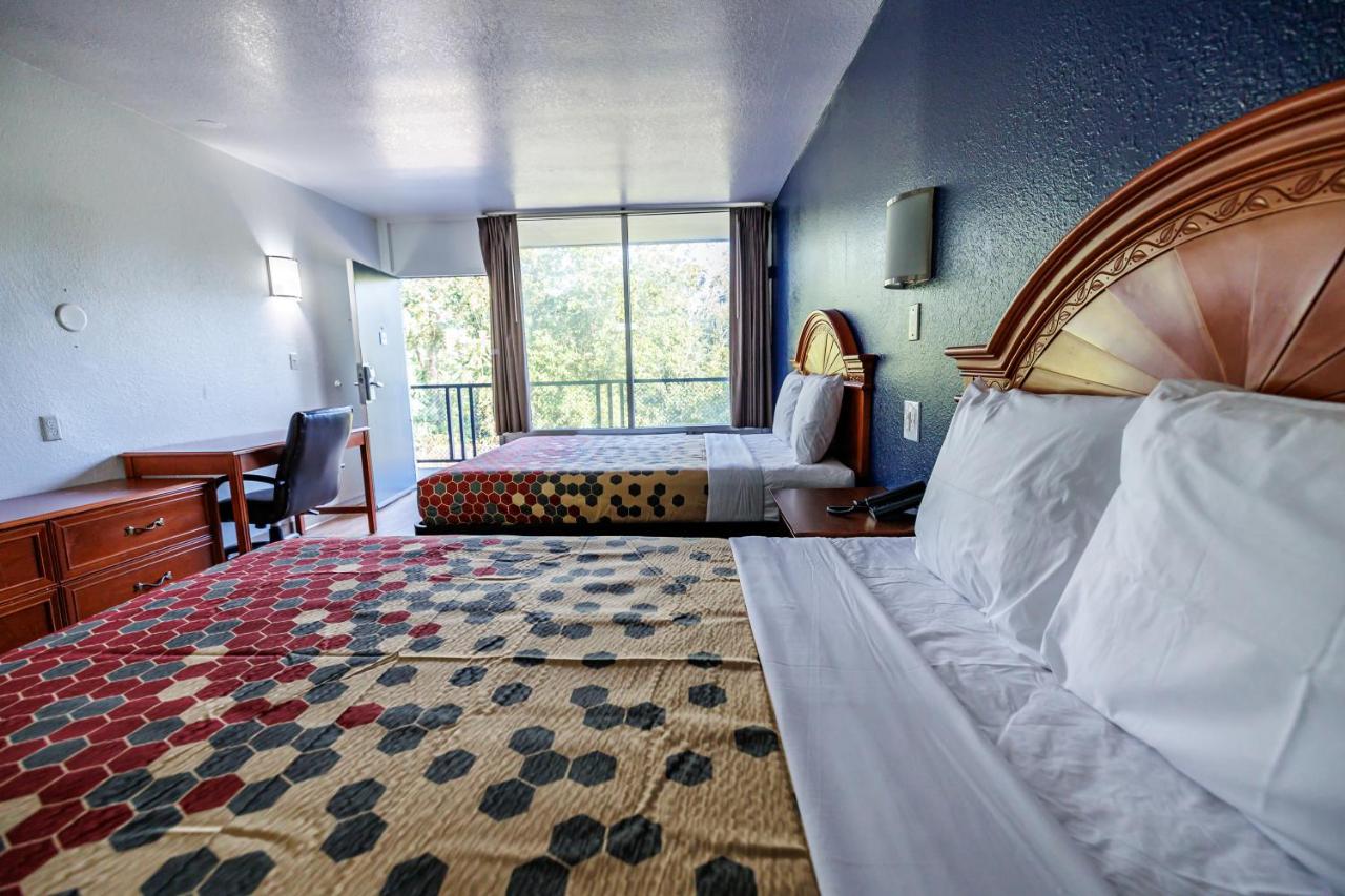 Budget Inn- Greenville — photo 2