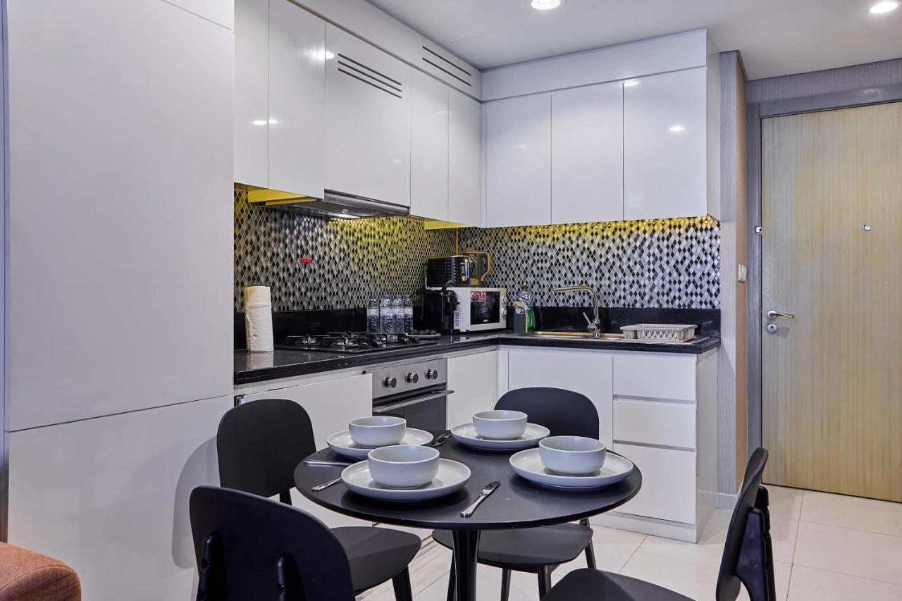 Luxury 2BR with Skyline Views Prime Business Bay Location - 4