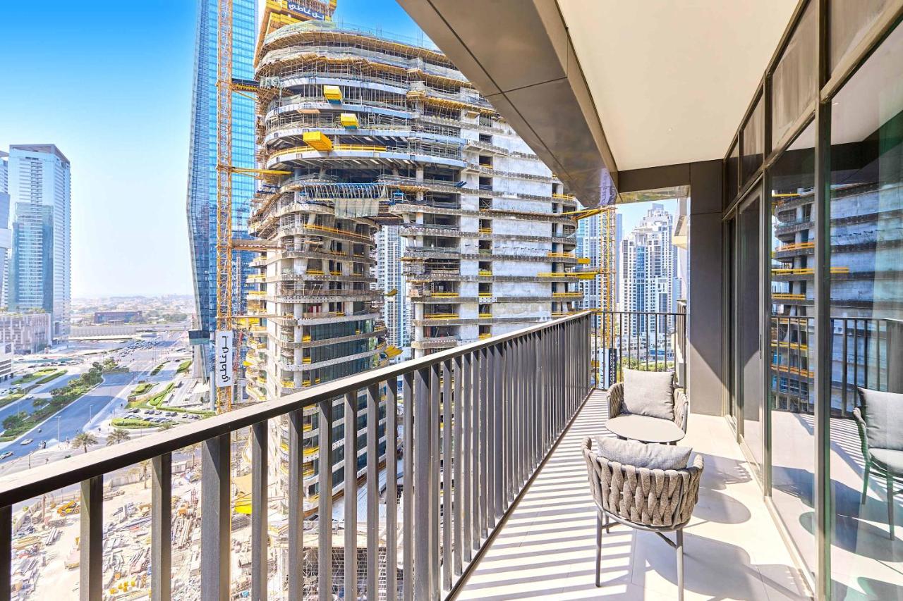 Luxury 1BR in Central Business Bay - 2