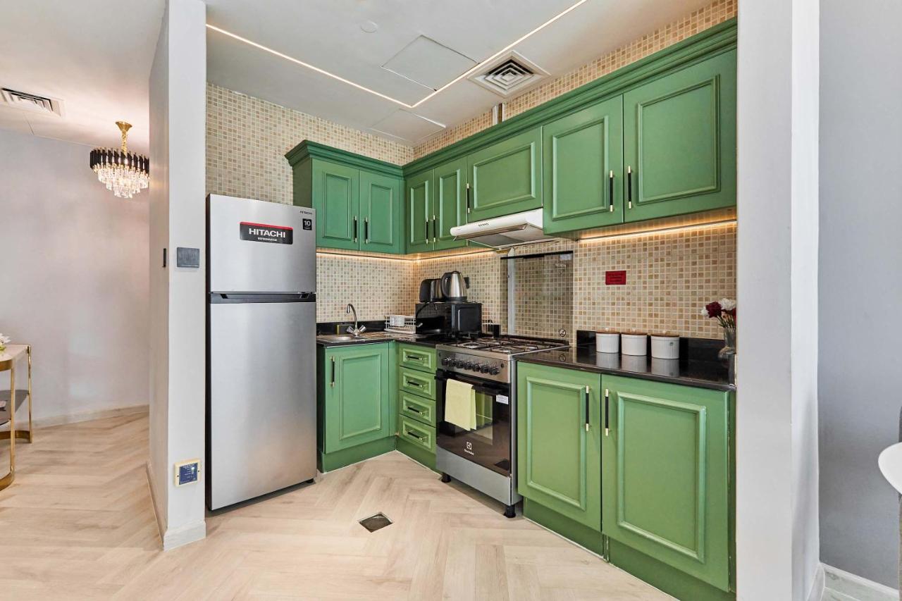 Luxury 1BHK with Stunning Canal View Business Bay - 2