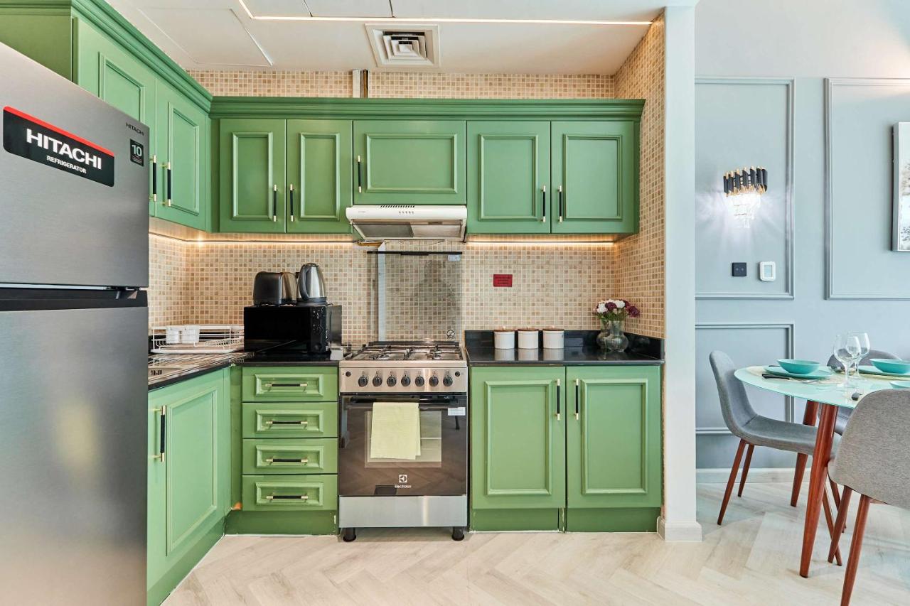 Luxury 1BHK with Stunning Canal View Business Bay - 3