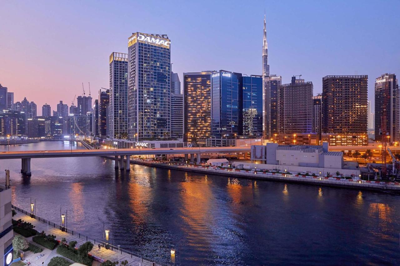 Luxury 1BHK with Stunning Canal View Business Bay