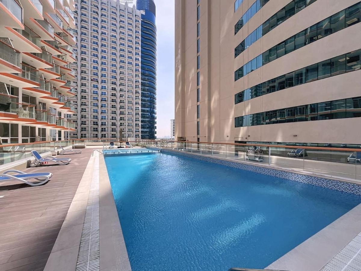 Vacationer Holiday Homes l Elegant 1 Bed 19th Floor I Business Bay I Steps to the Canal - 4