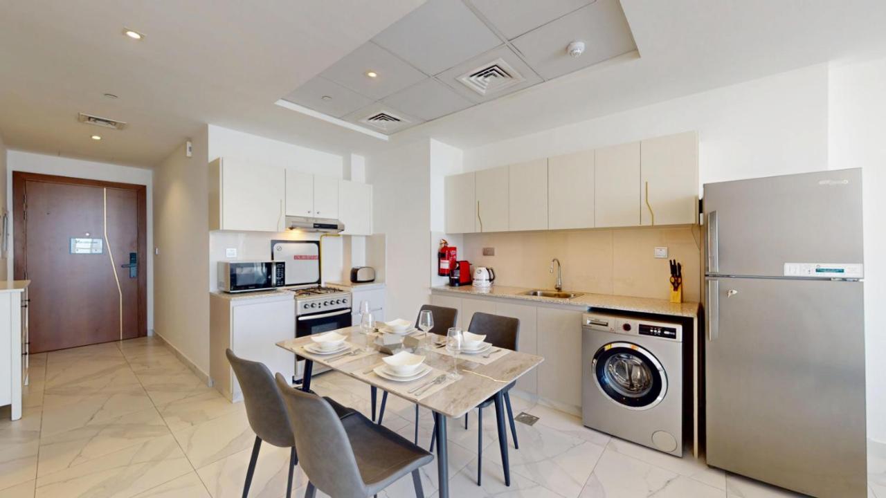 Vacationer Holiday Homes l Elegant 1 Bed 19th Floor I Business Bay I Steps to the Canal - 5