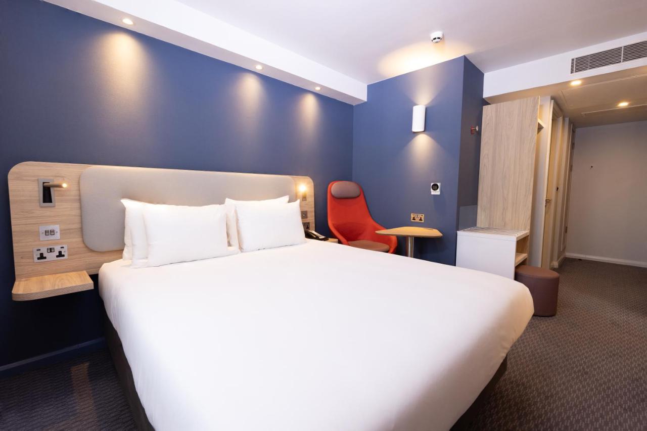 Standard Double Room with Free Hot Breakfast