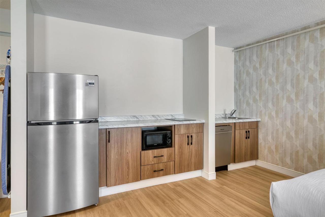 Regency Inn & Suites — photo 8