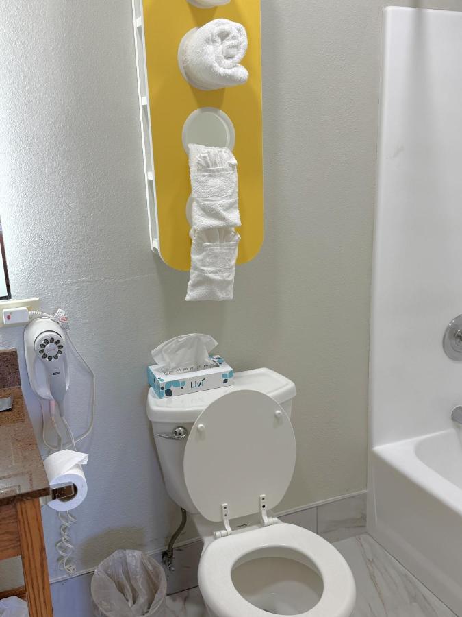 Town House Extended Stay Motel — photo 11