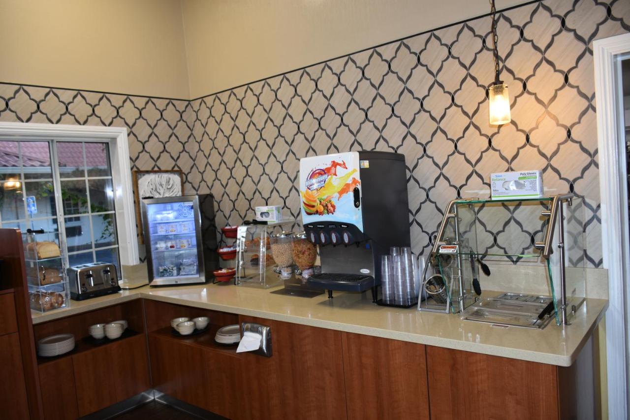 Dynasty Suites Redlands — photo 21