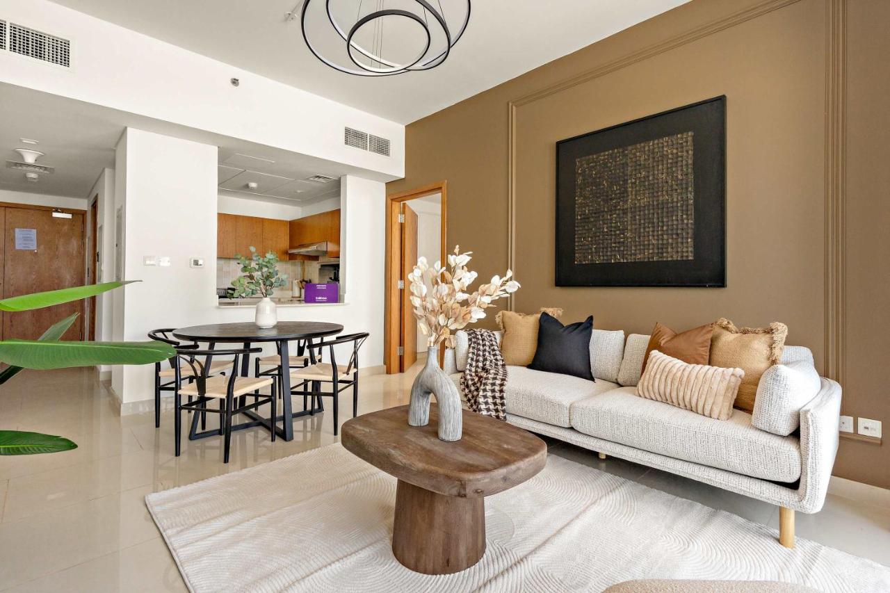 Silkhaus Vacation Homes 1BR Prime Spot at Julphar in Reem Island - 2