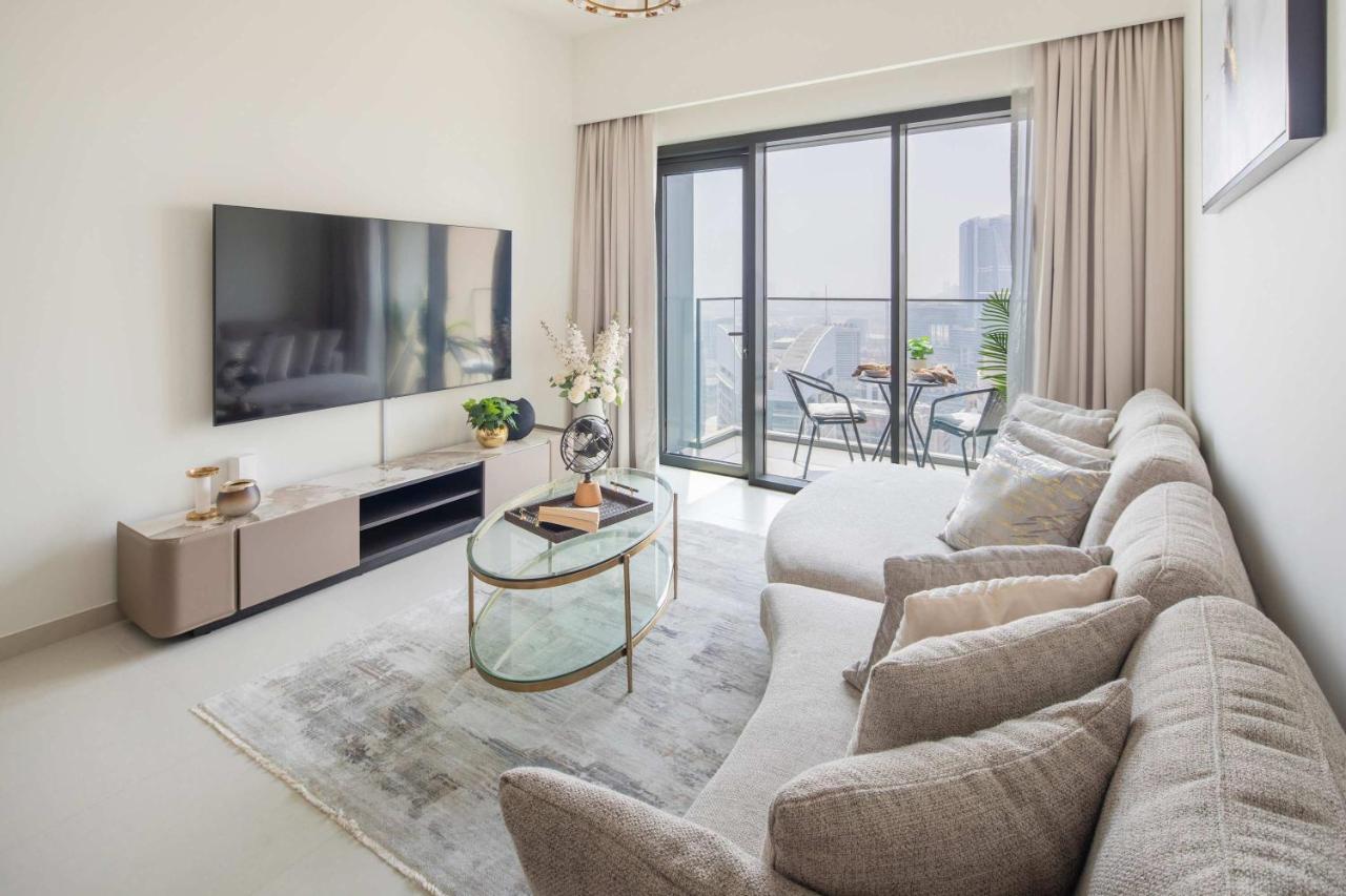 Frank Porter - Burj Royale - 2