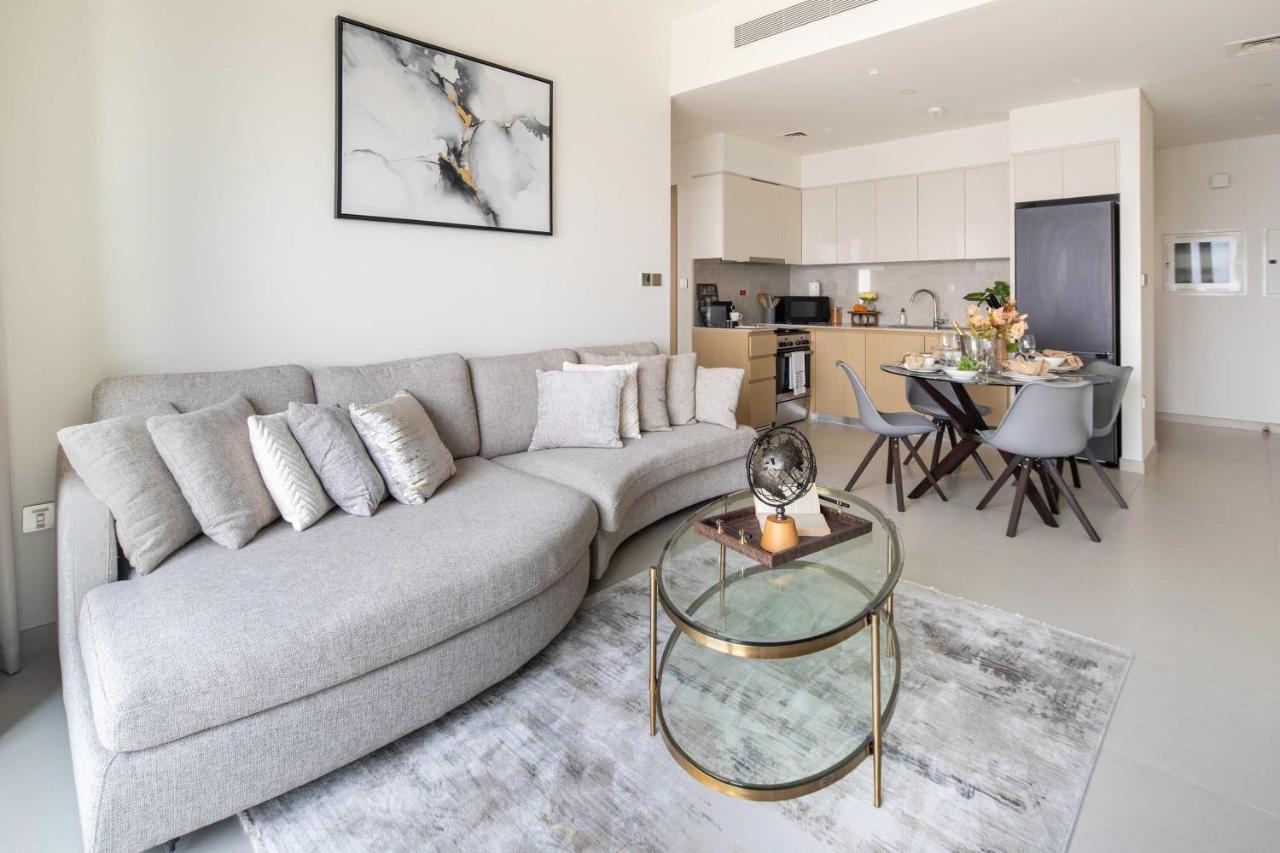 Frank Porter - Burj Royale - 3