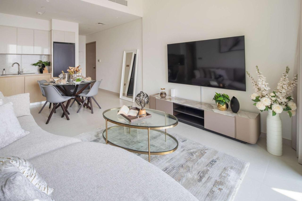 Frank Porter - Burj Royale - 4