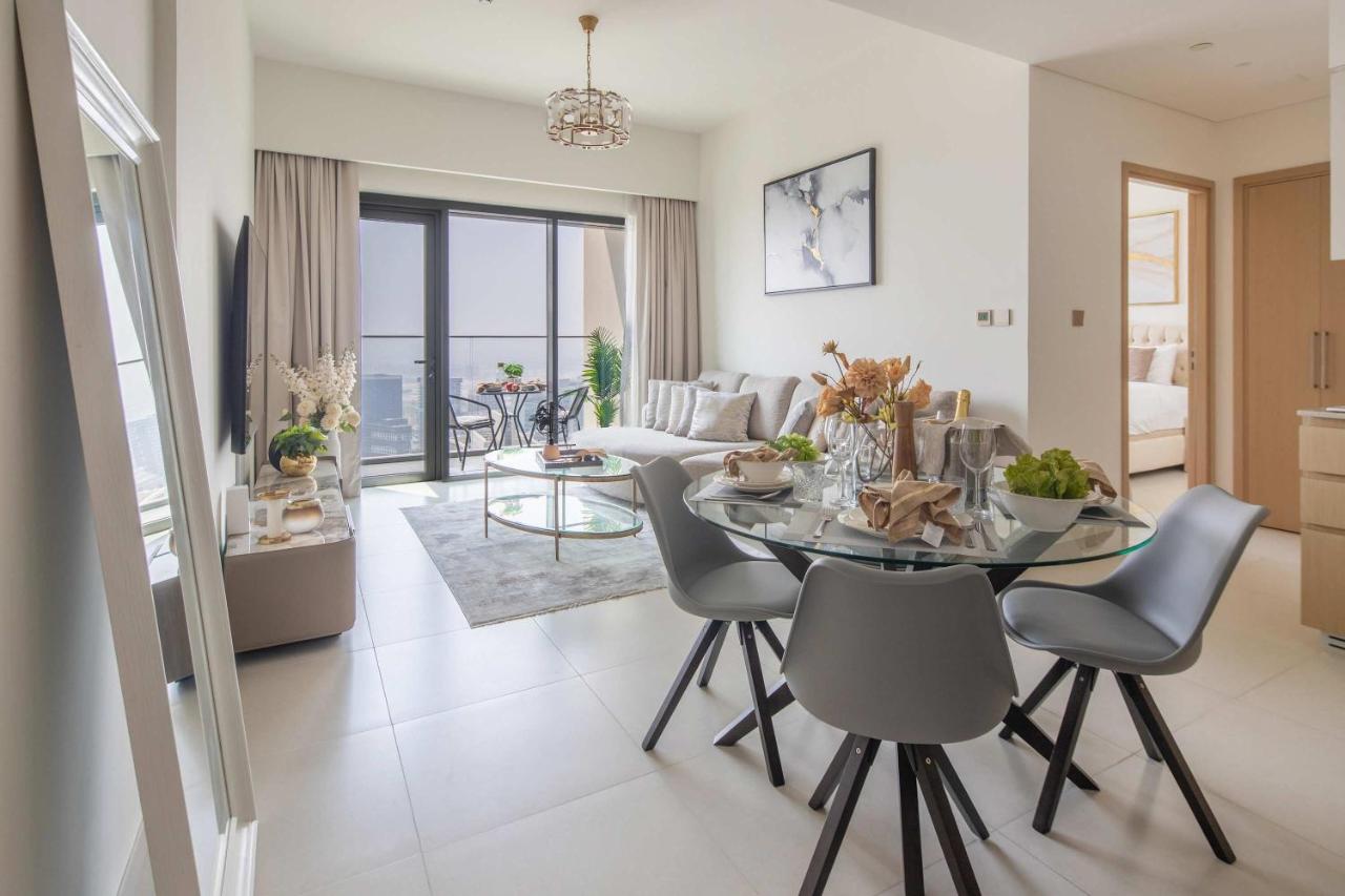 Frank Porter - Burj Royale - 5