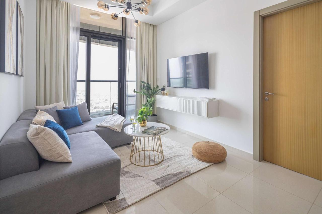 Frank Porter - Aykon City Tower C - 2