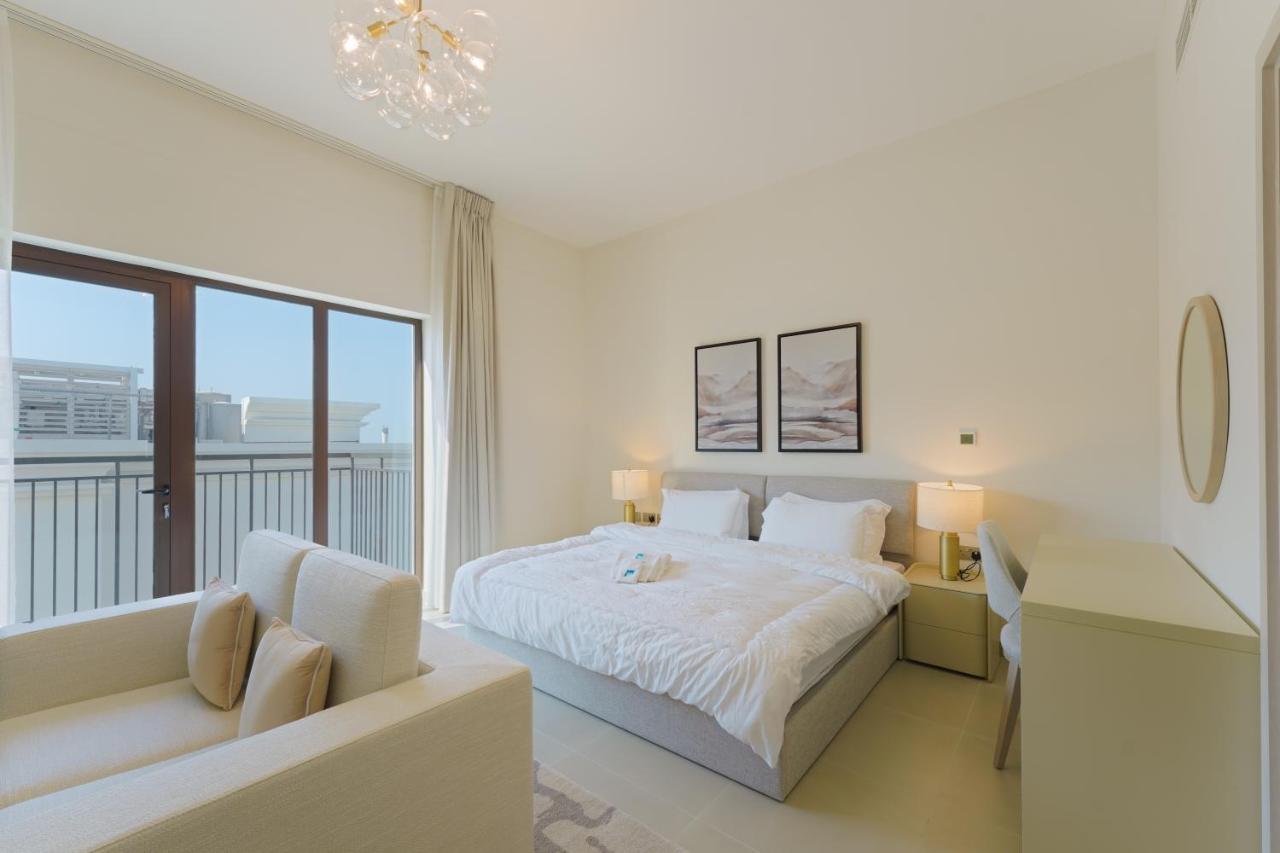 Yas Golf Studio, Close to Ferrari World, Warner Bros and Yas Mall