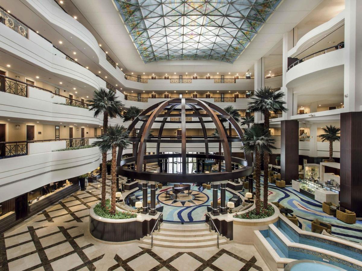 Image: Mövenpick Grand Al Bustan