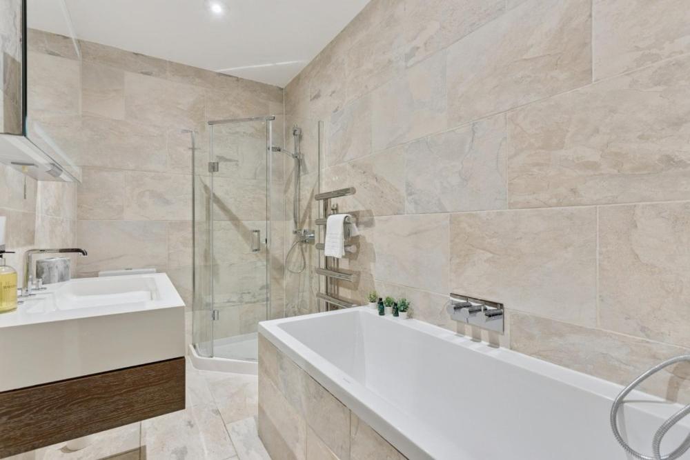 Stylish 2-Bed Flat by Paddington & Hyde Park - By Tempstay - 3