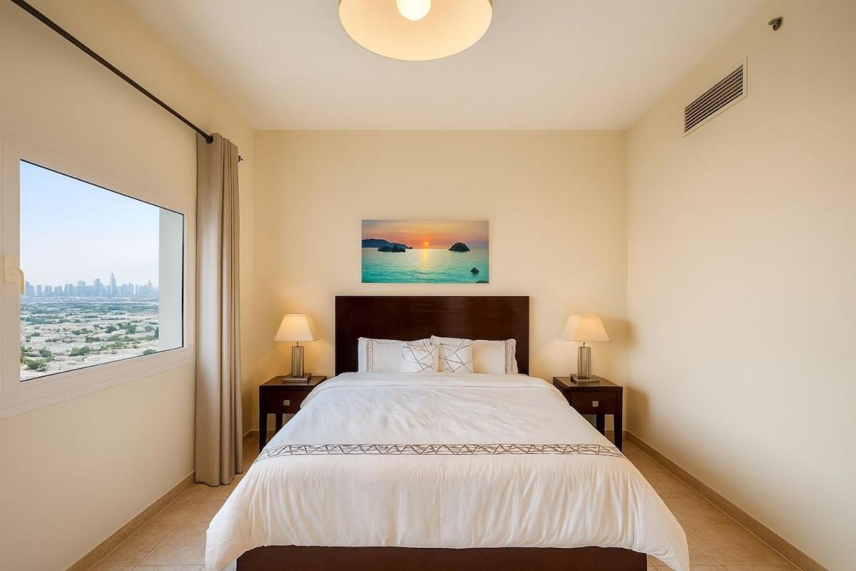 Spacious 1BR Apartment Imperial Residence B JVT - 4