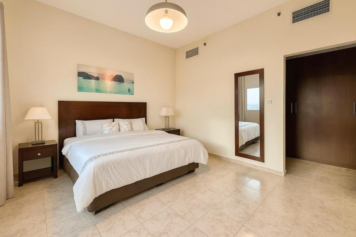 Spacious 1BR Apartment Imperial Residence B JVT - 5