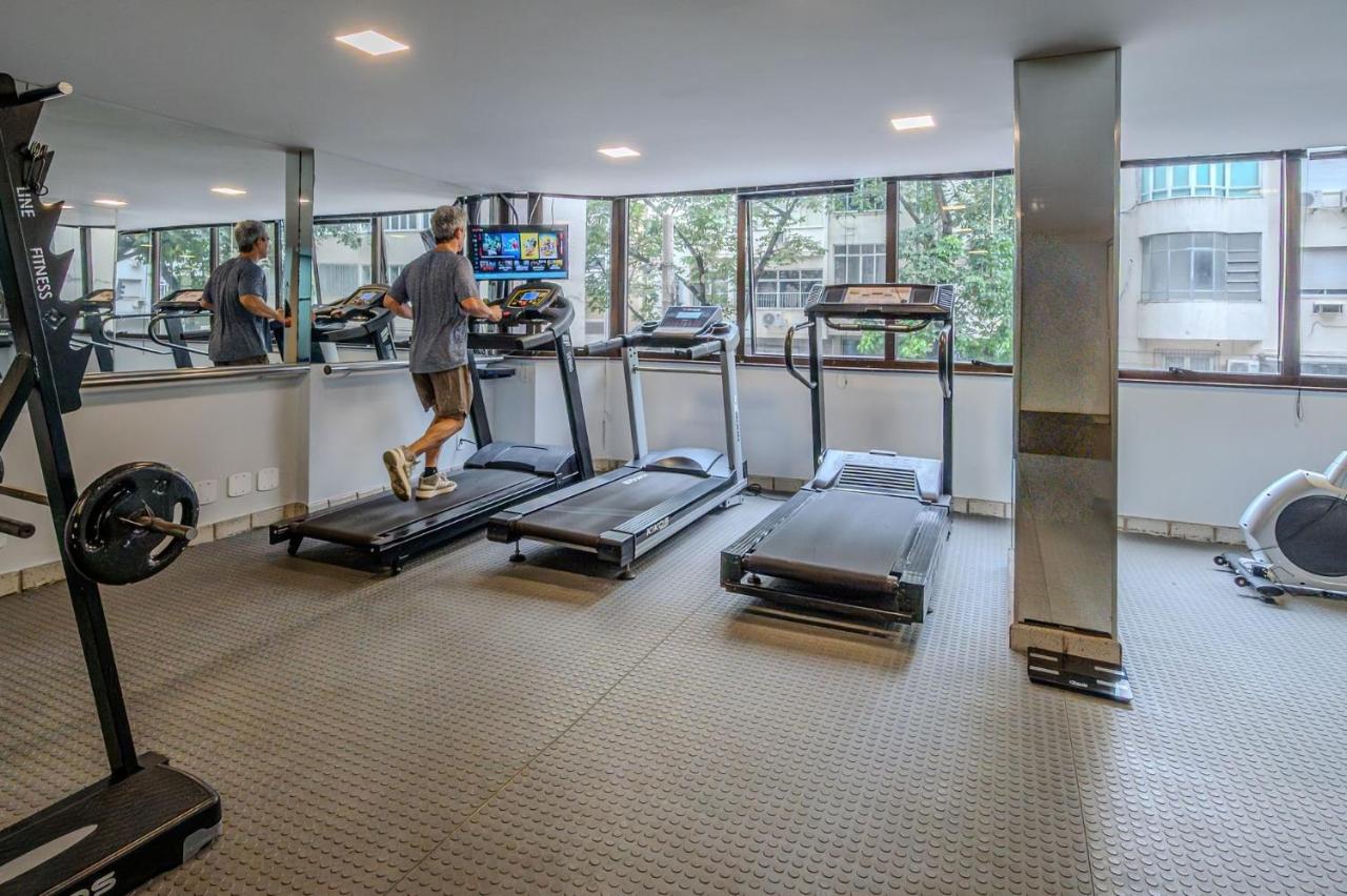 Swimming pool, sauna, and gym on Arpoador - 4