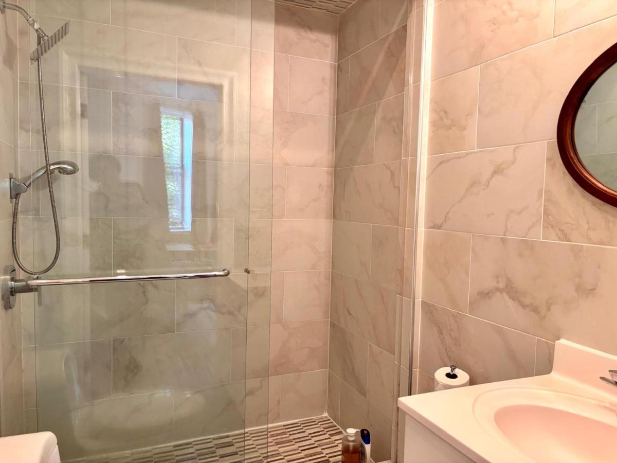 Luxurious bedroom - 5