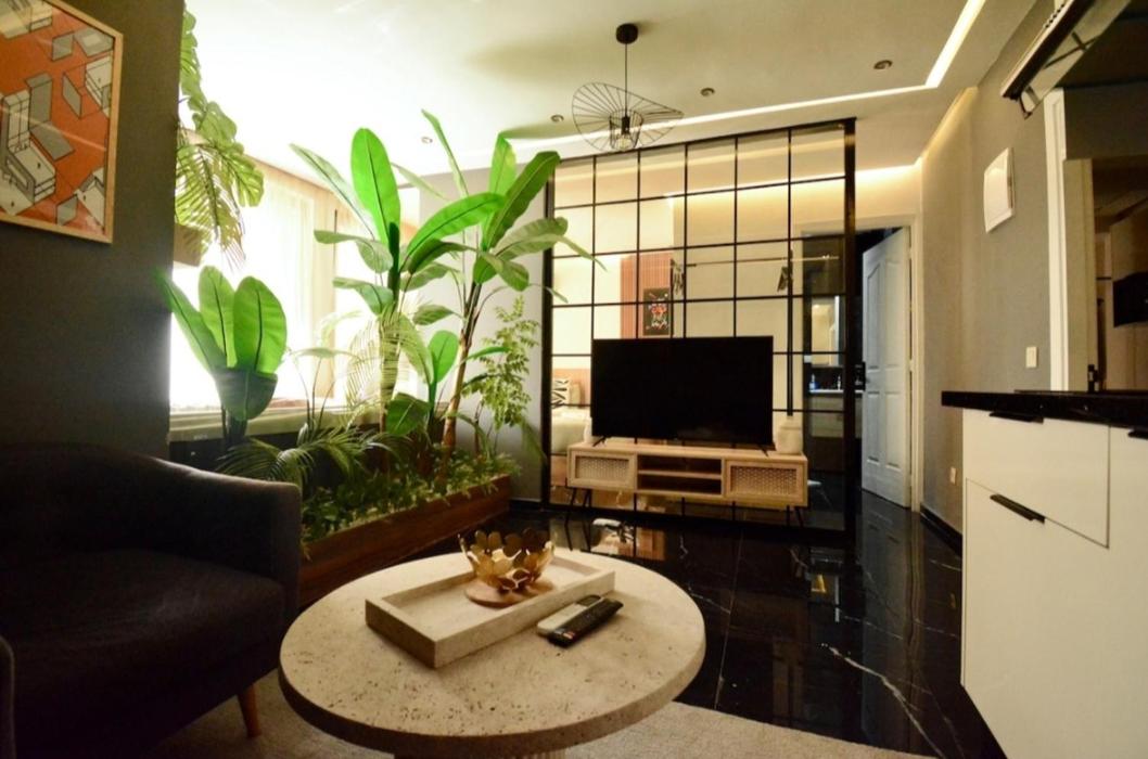 Luxurious apartment with private jacuzzi - 4