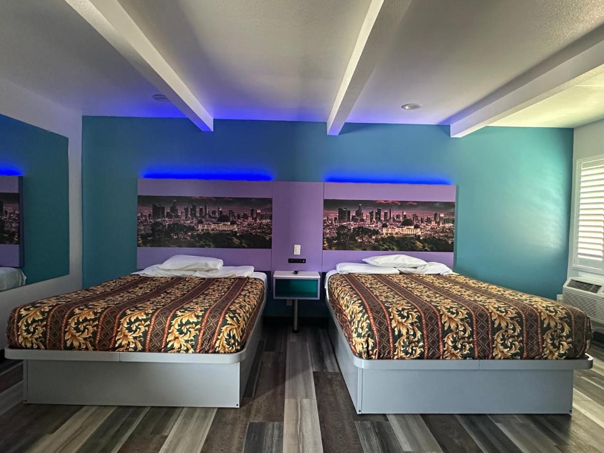 Midwick Motel — photo 16