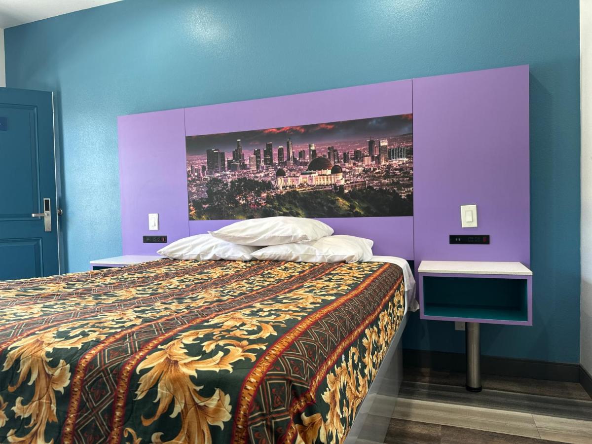 Midwick Motel — photo 13