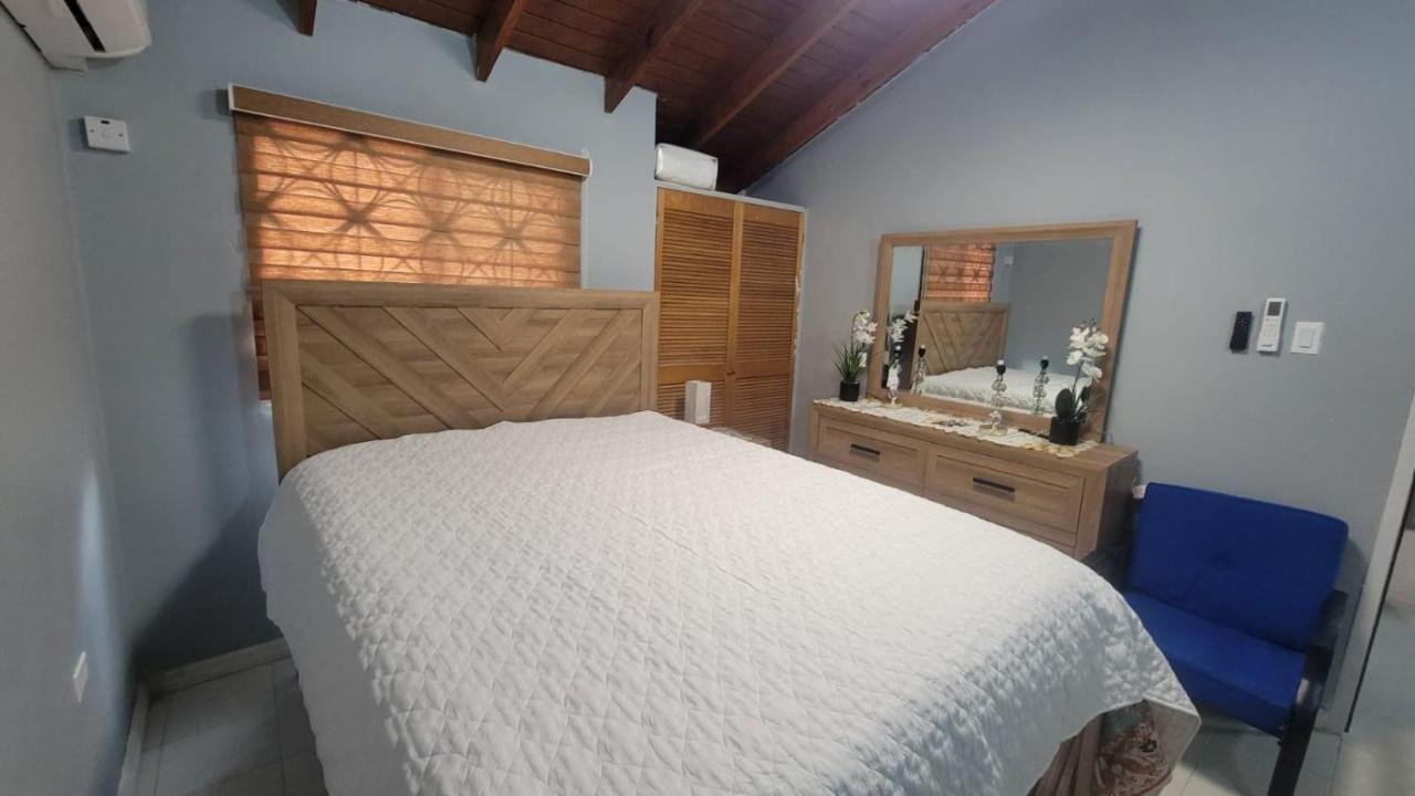 3cccs Montego bay apt 2 - 4