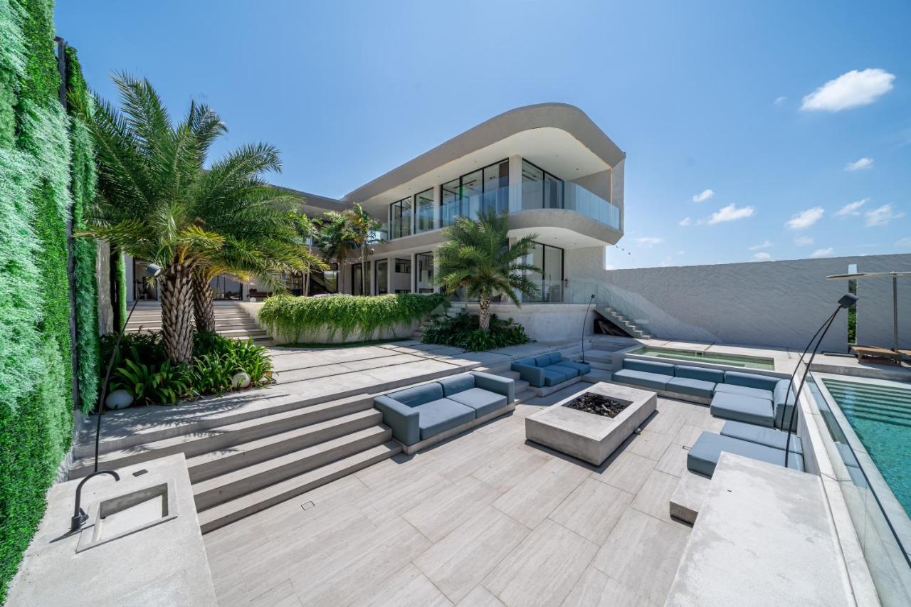 LegKo Villa - 4BR Villa Steps from Uluwatu Best Spots - 4