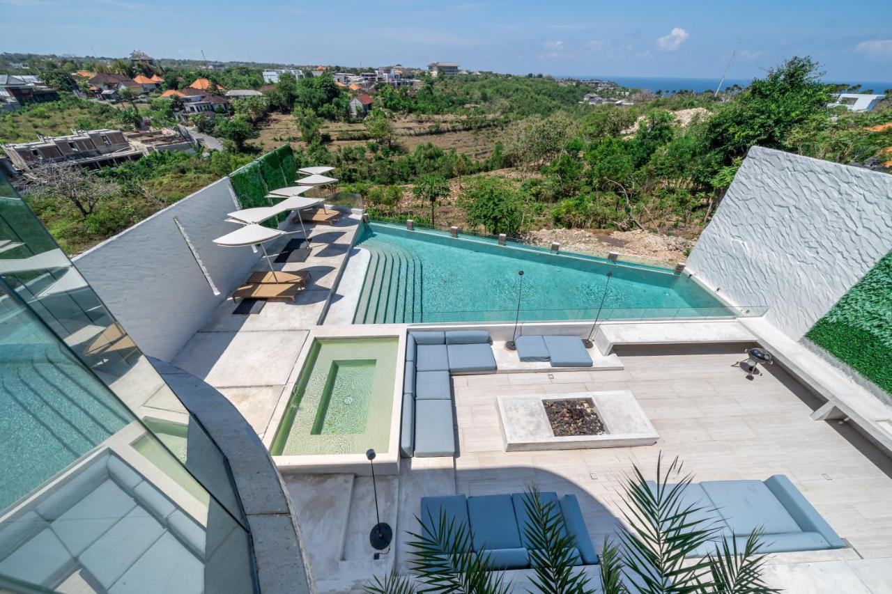 LegKo Villa - 4BR Villa Steps from Uluwatu Best Spots - 3